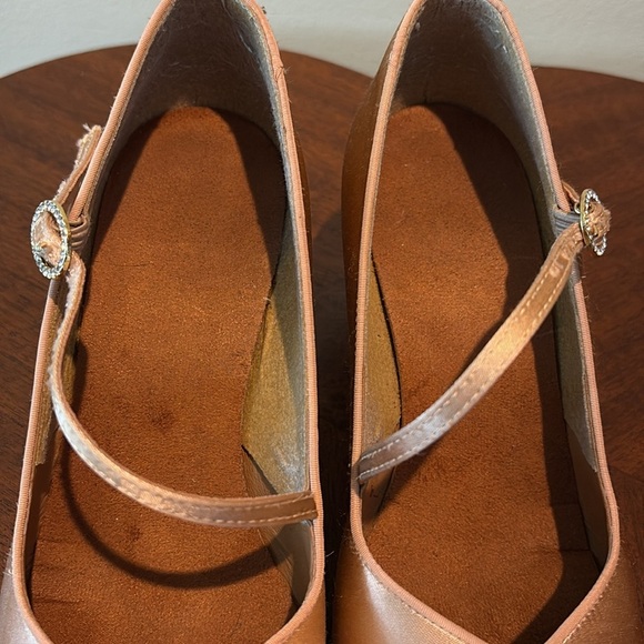 Ballroom dance shoes  satin  light Peach/rose gold  rhinestone buckle
Leather so - Picture 10 of 16